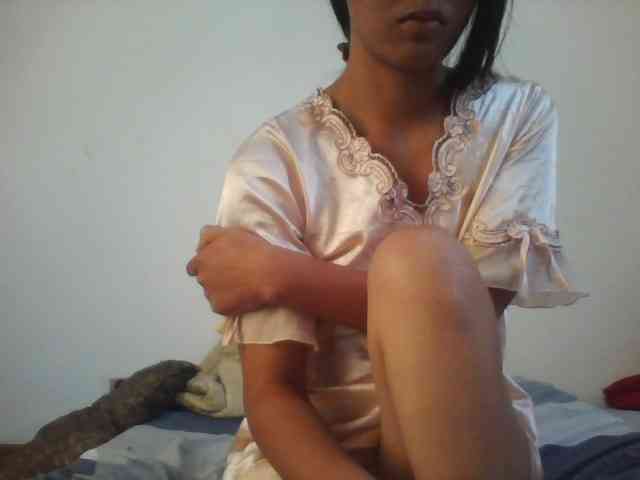 PrettyLie webcam