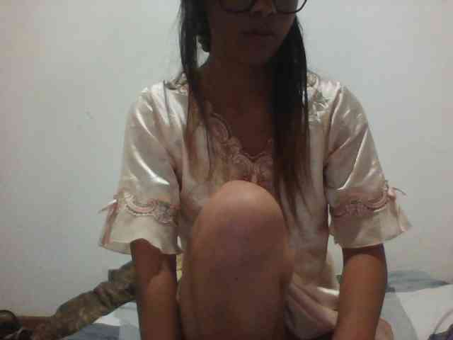 PrettyLie webcam
