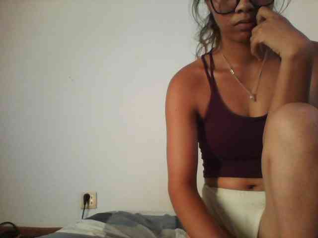 PrettyLie webcam