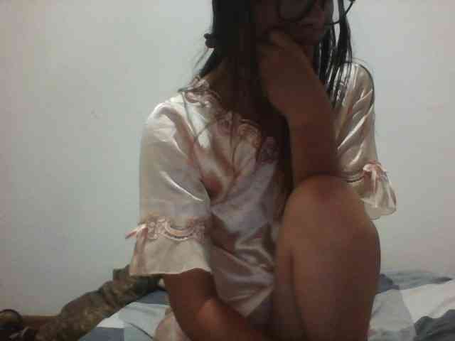 PrettyLie webcam