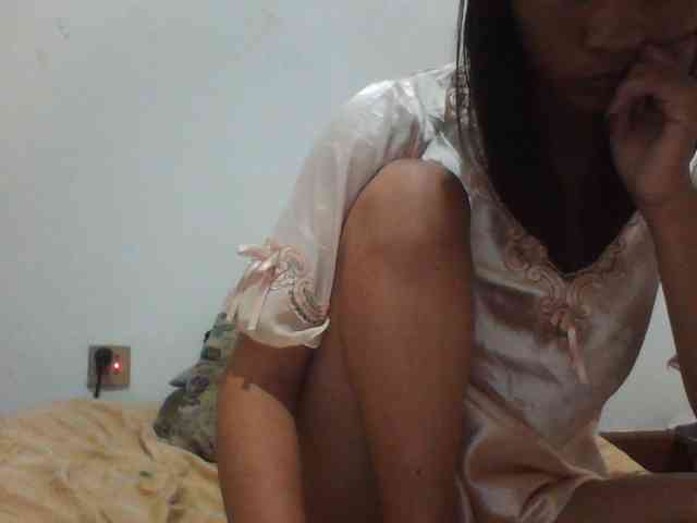 PrettyLie webcam