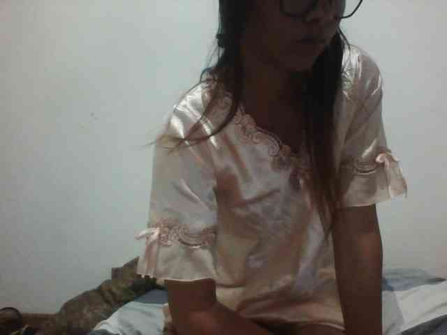 PrettyLie webcam