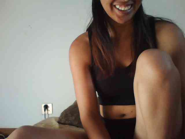 PrettyLie webcam