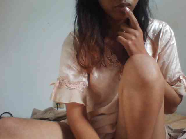 PrettyLie webcam