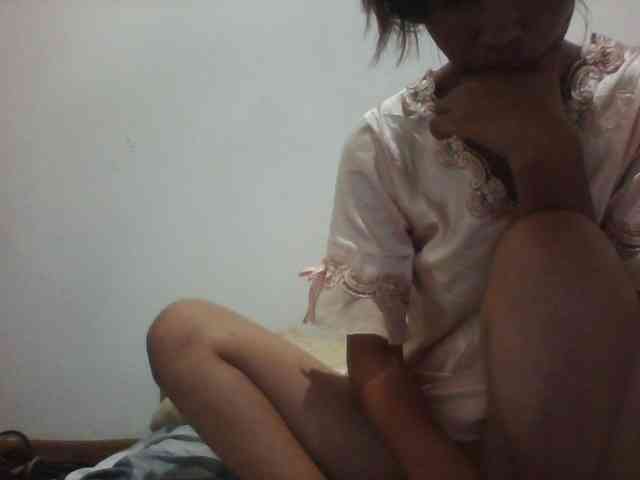 PrettyLie webcam