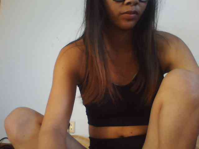 YoungLie69 webcam