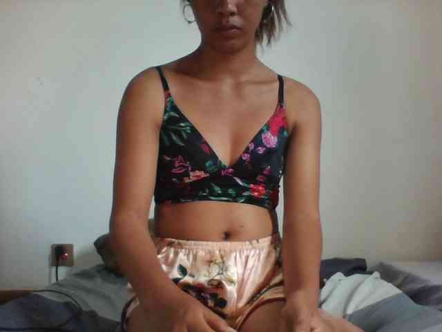 PrettyLie webcam