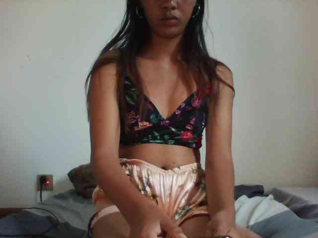 PrettyLie webcam