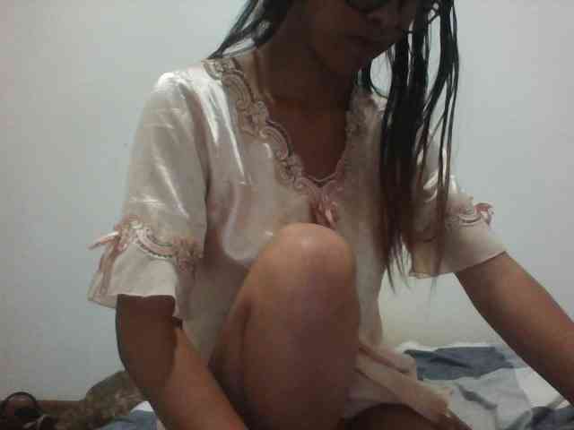 PrettyLie webcam