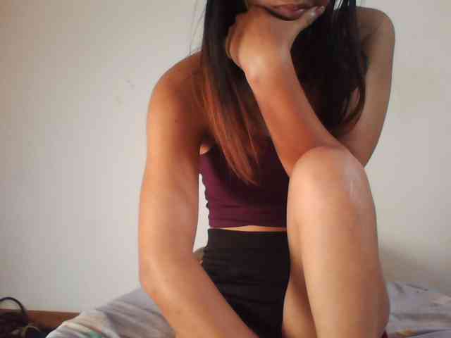 PrettyLie webcam