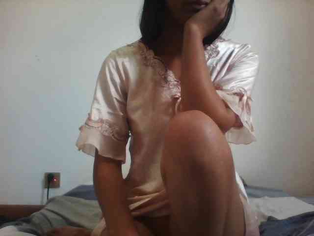 PrettyLie webcam