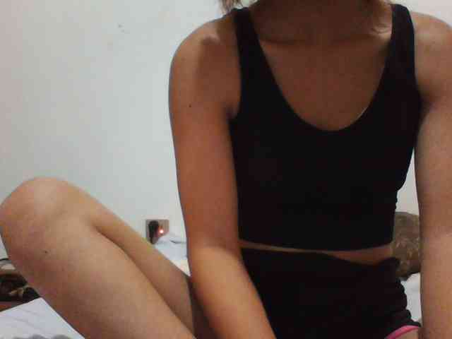 PrettyLie webcam