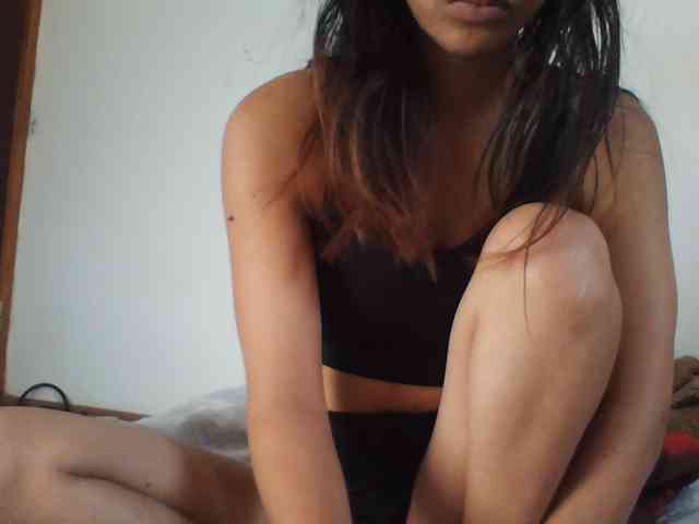 PrettyLie webcam
