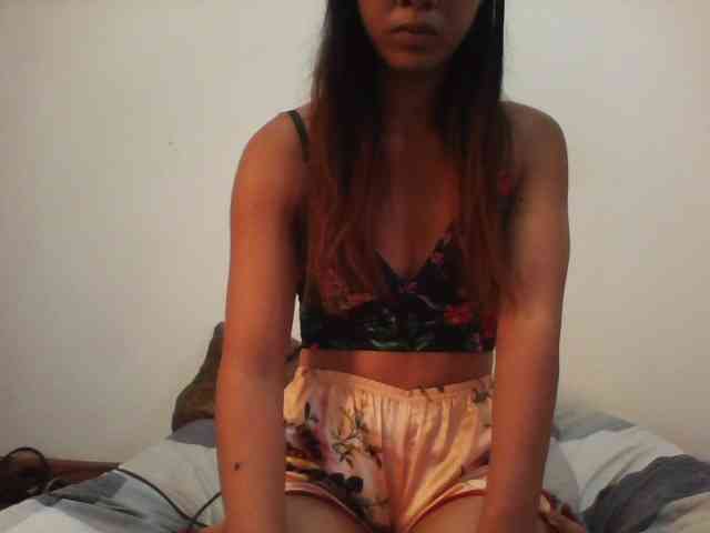 PrettyLie webcam