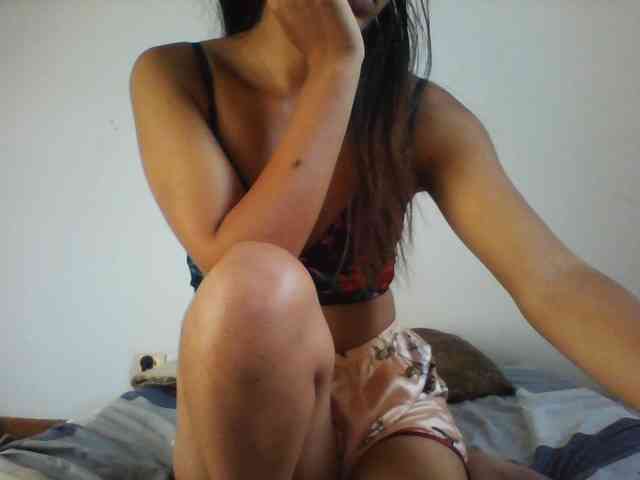 PrettyLie webcam