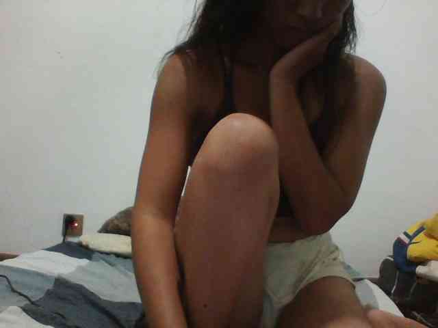 PrettyLie webcam