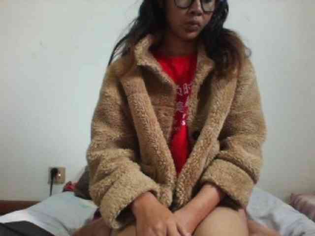 PrettyLie webcam
