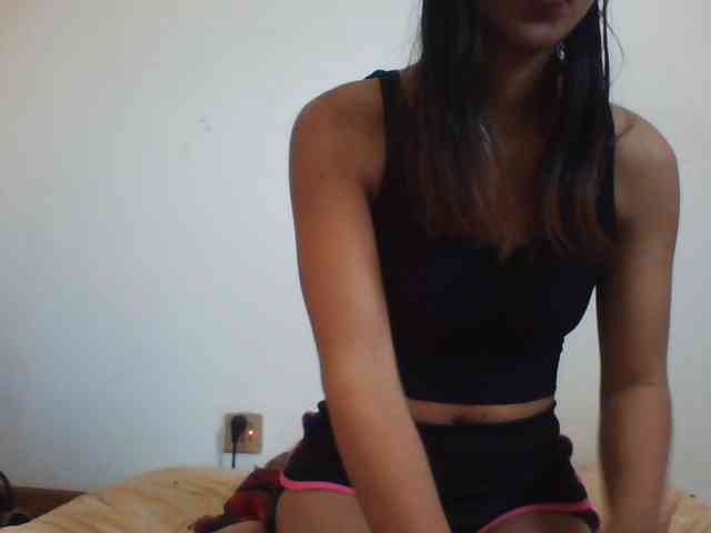 PrettyLie webcam