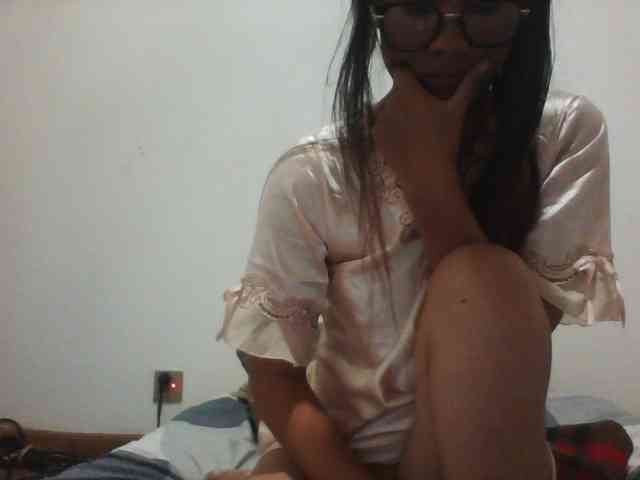PrettyLie webcam