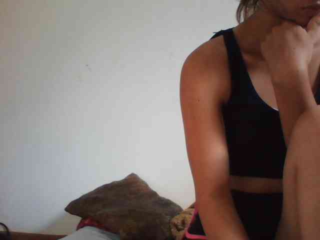 PrettyLie webcam
