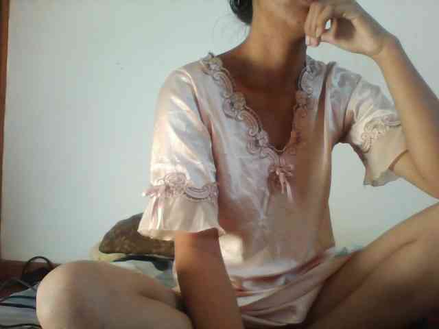 PrettyLie webcam