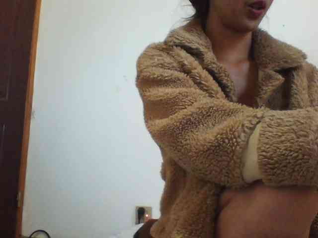 PrettyLie webcam