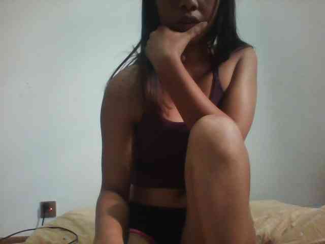 PrettyLie webcam