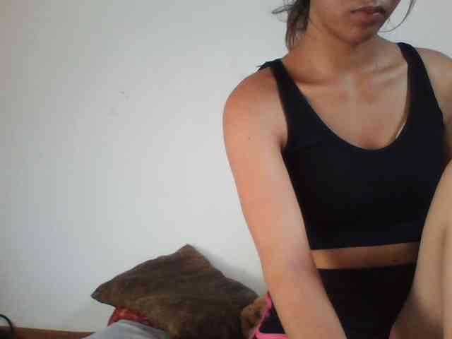 PrettyLie webcam