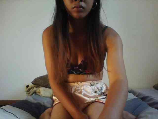 PrettyLie webcam