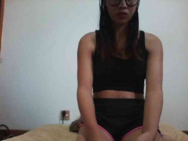 PrettyLie webcam