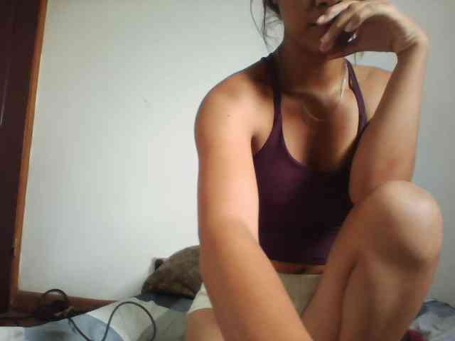 PrettyLie webcam