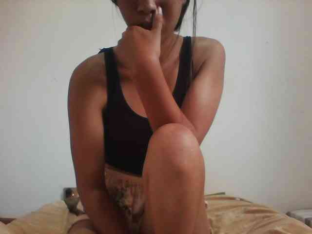 PrettyLie webcam