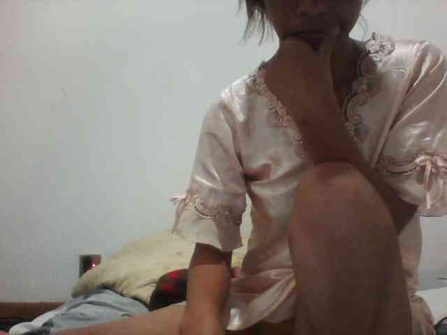 PrettyLie webcam