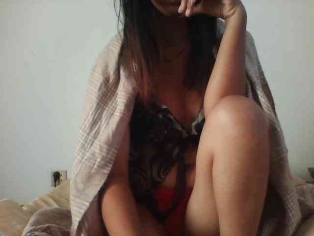 PrettyLie webcam