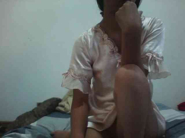 PrettyLie webcam