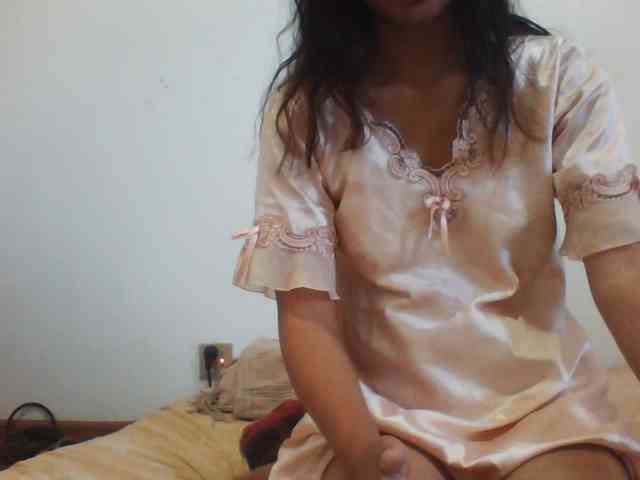 PrettyLie webcam