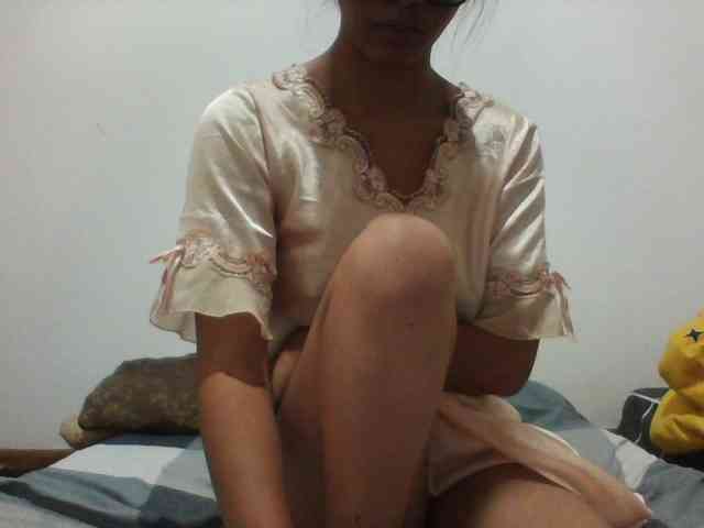 PrettyLie webcam