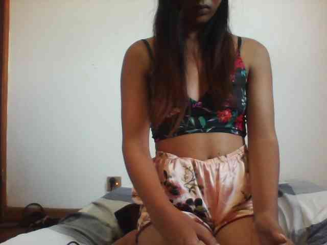 PrettyLie webcam