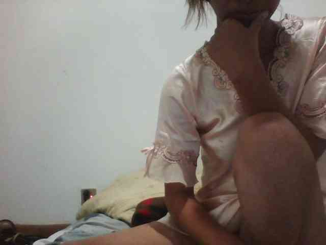 PrettyLie webcam