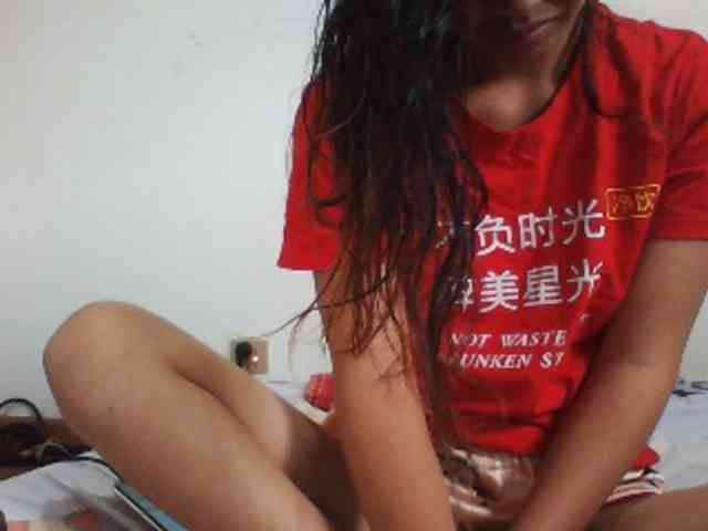 PrettyLie webcam