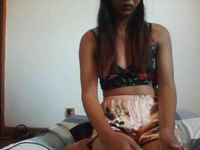 PrettyLie webcam