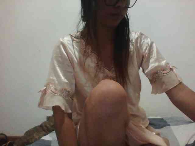 PrettyLie webcam