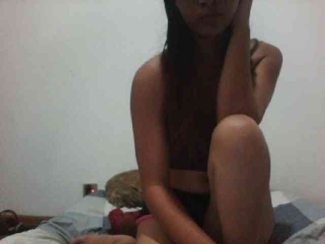 PrettyLie webcam