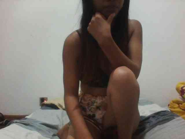 PrettyLie webcam