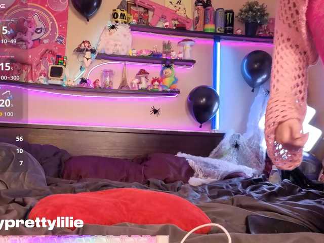 PrettyLilie live cam on BongaCams