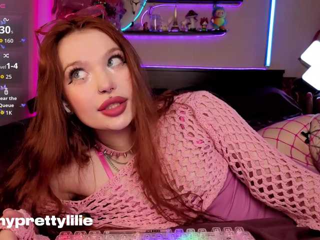PrettyLilie live cam on BongaCams