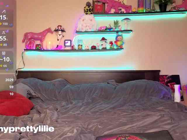 PrettyLilie webcam