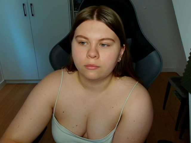 AbbyMint live cam on BongaCams