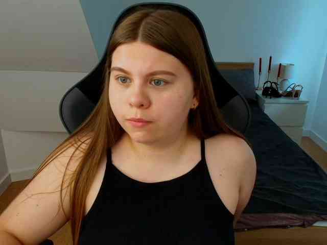 Model: AbbyMint