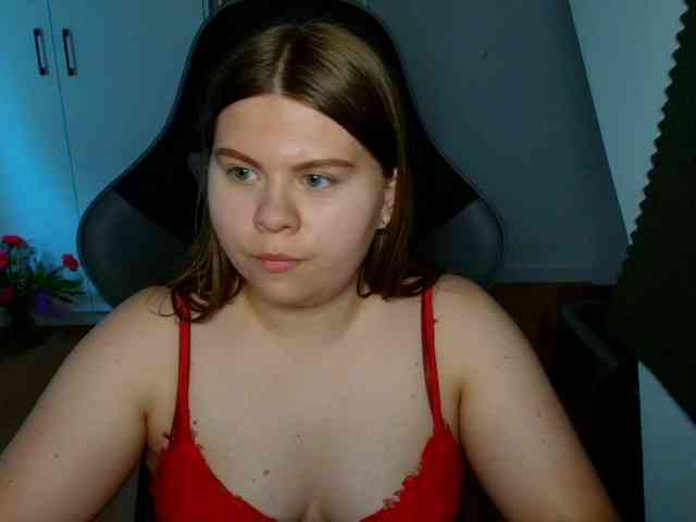 Model: AbbyMint